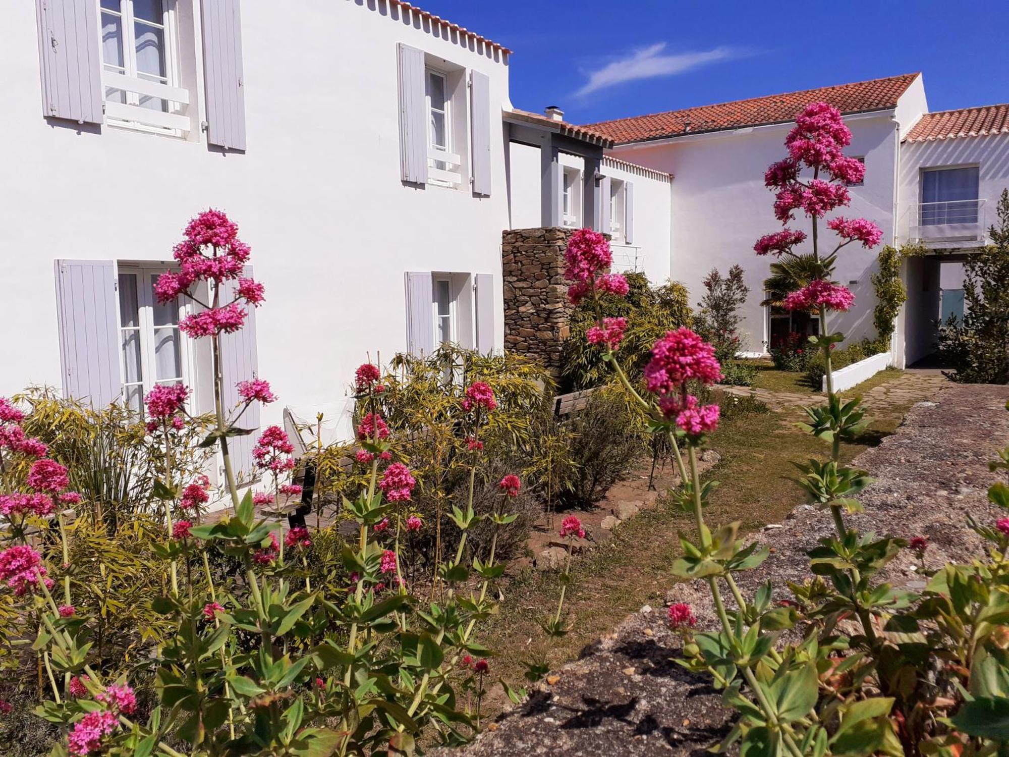 Hotel L'Escale A L'Ile D'Yeu Exterior photo