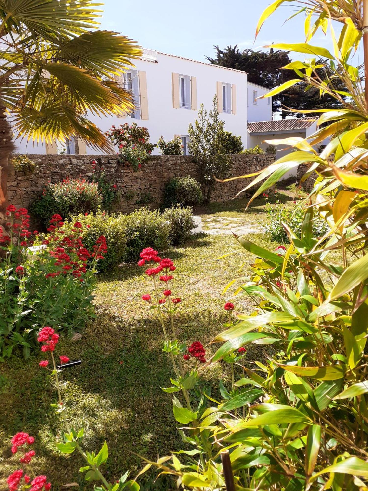 Hotel L'Escale A L'Ile D'Yeu Exterior photo