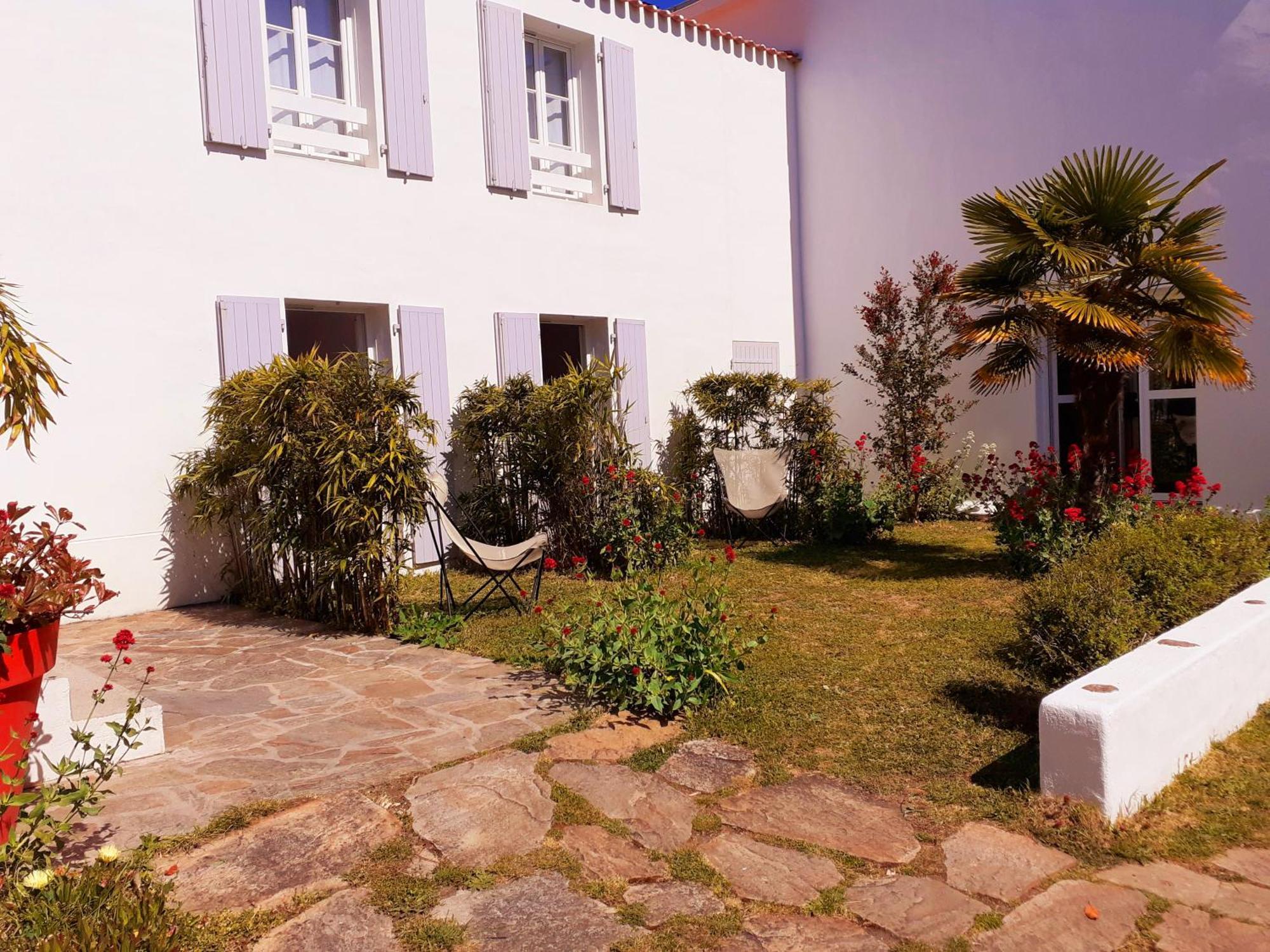 Hotel L'Escale A L'Ile D'Yeu Exterior photo